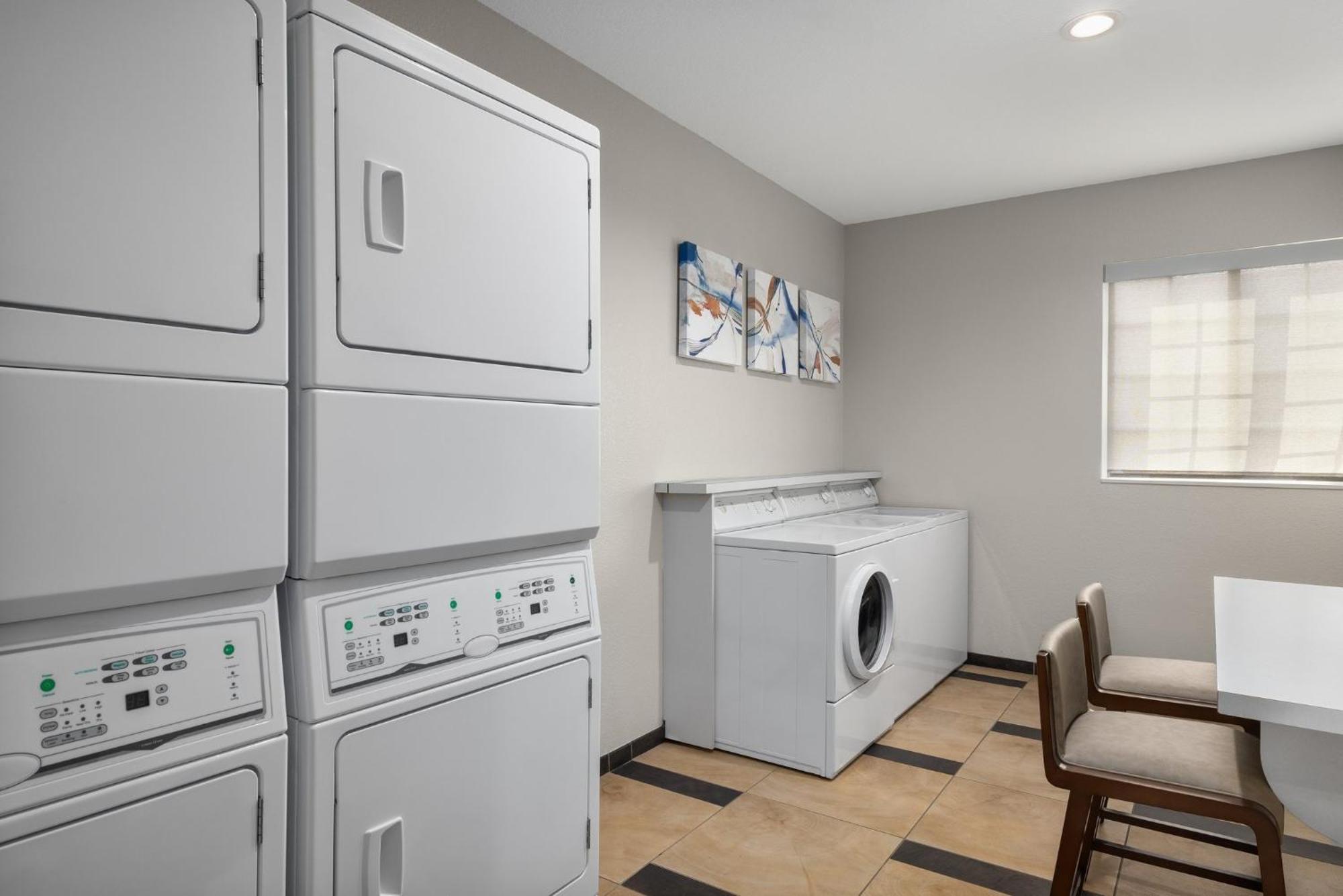 Candlewood Suites Alexandria By Ihg Экстерьер фото