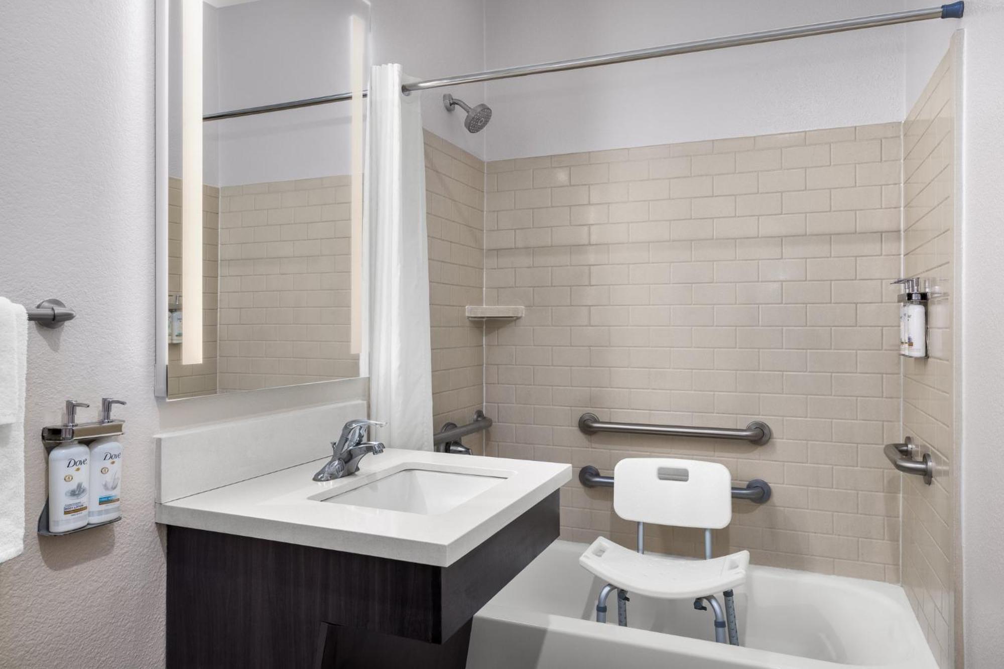 Candlewood Suites Alexandria By Ihg Экстерьер фото