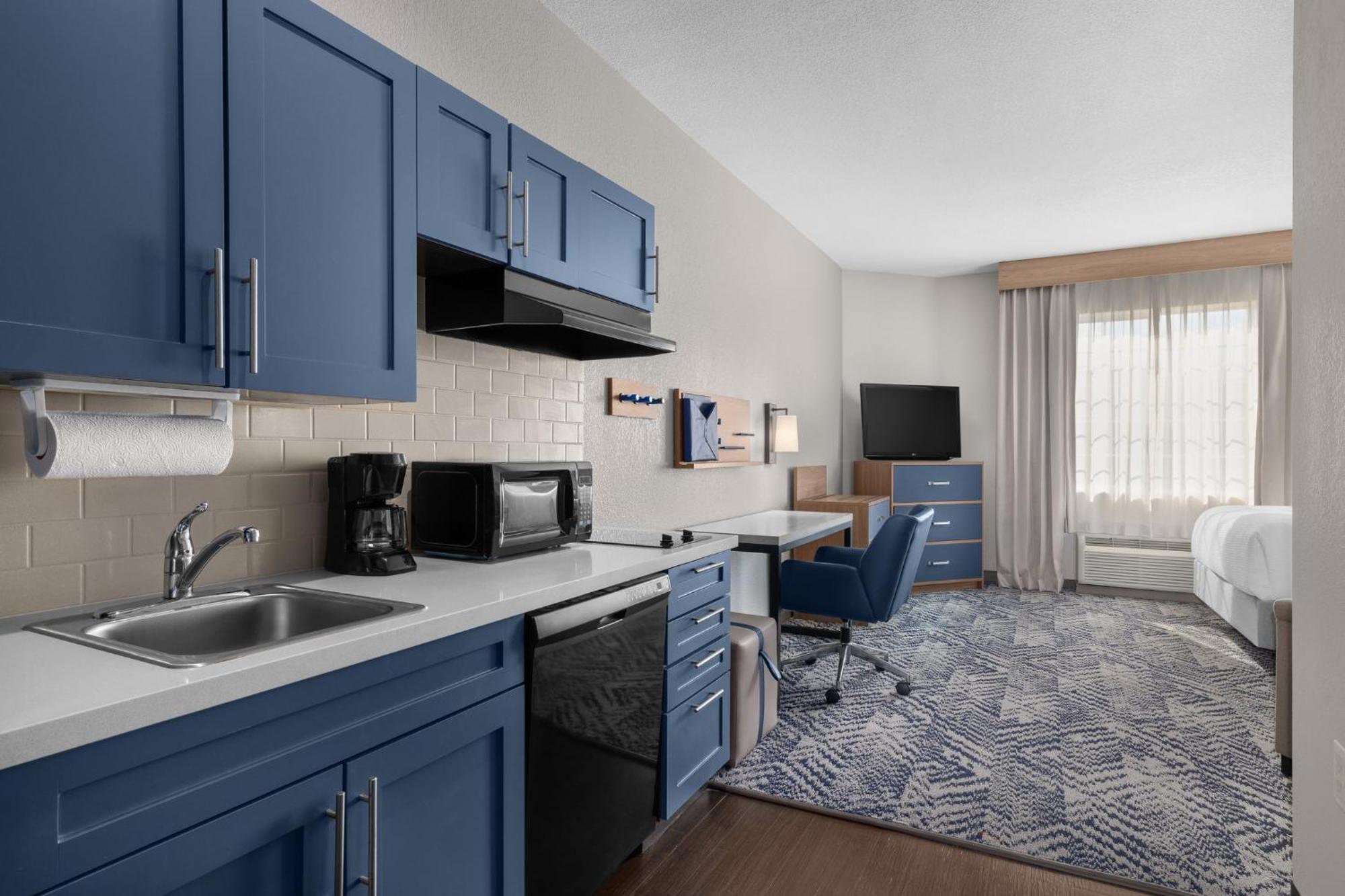 Candlewood Suites Alexandria By Ihg Экстерьер фото