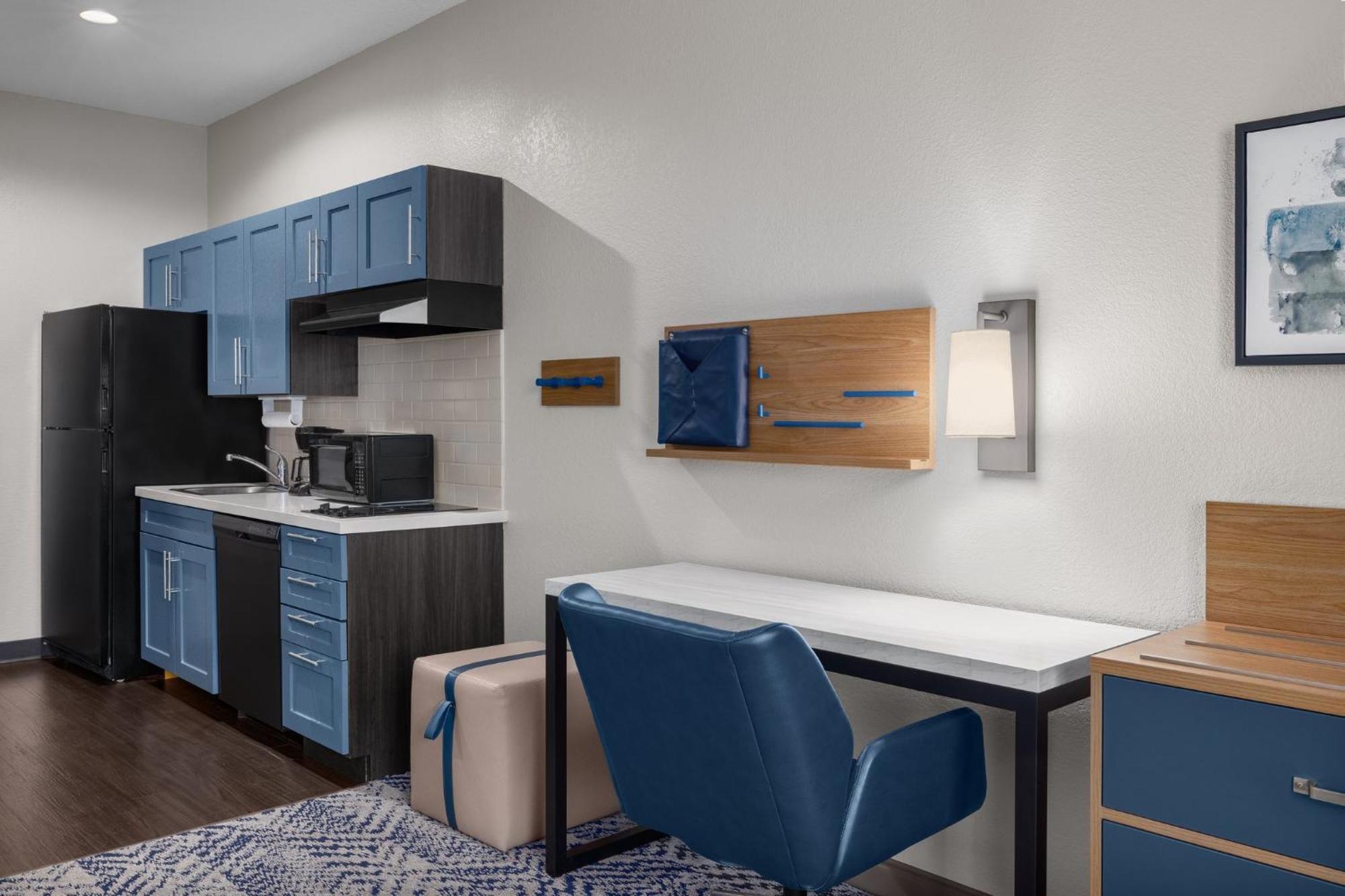 Candlewood Suites Alexandria By Ihg Экстерьер фото
