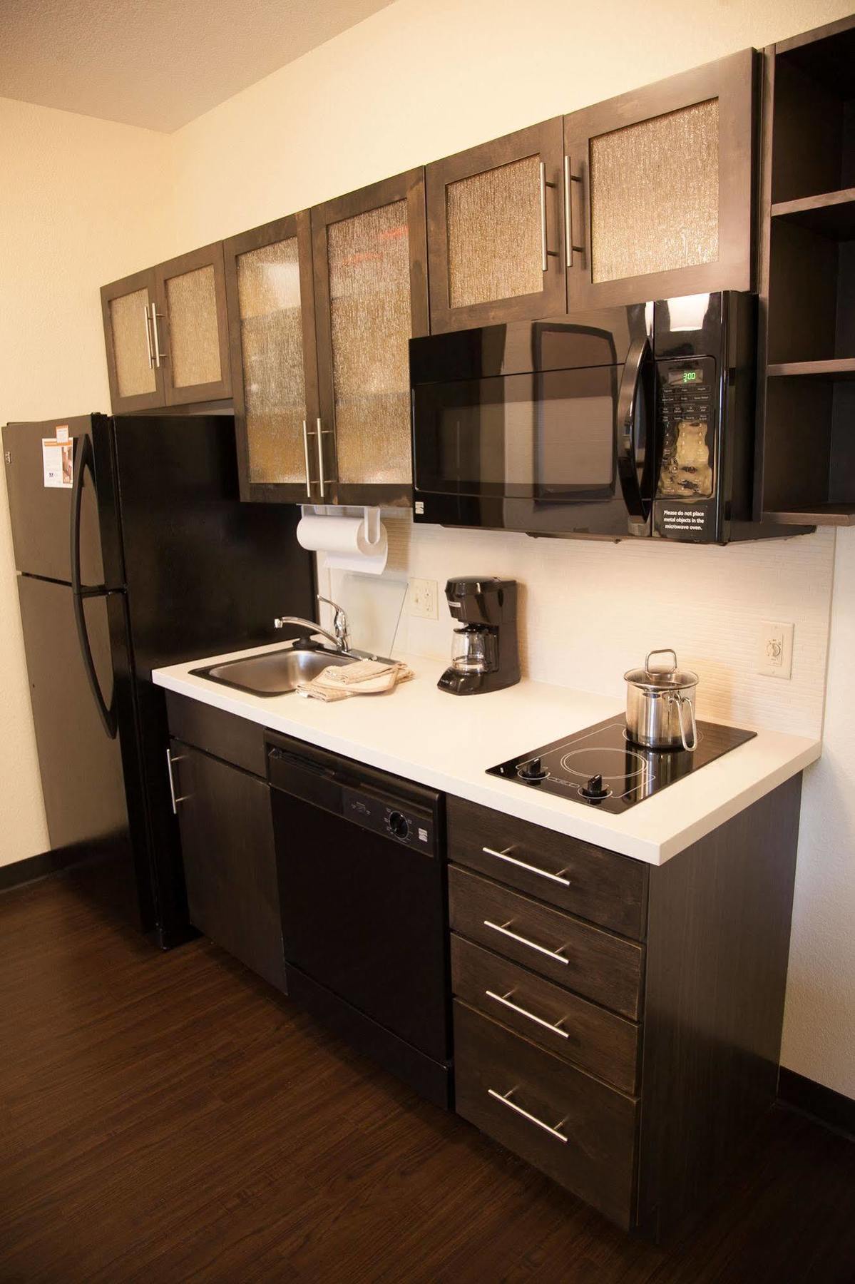 Candlewood Suites Alexandria By Ihg Экстерьер фото